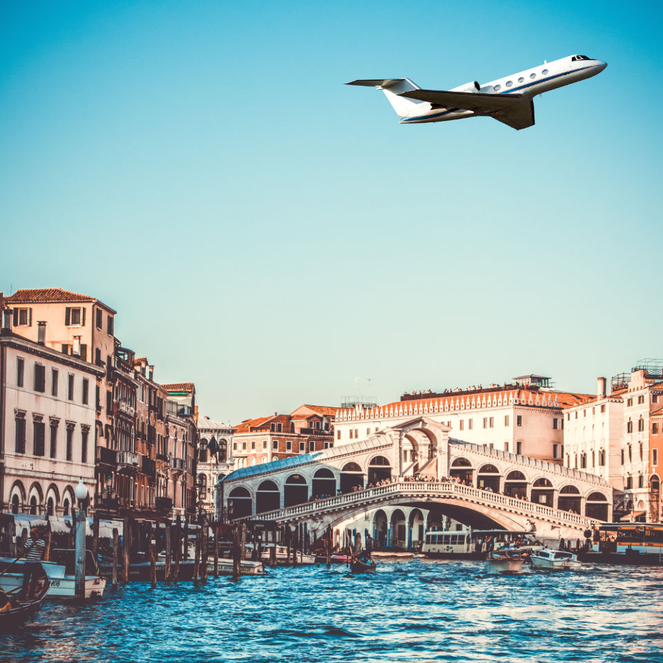 Fly to Venezia with private jet